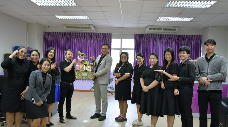 ขอพรปีใหม่ 2569 รองอธิการบดีฝ่ายนโยบายและแผน และกิจการพิเศษ และผู้อำนวยการกองนโยบายและแผน