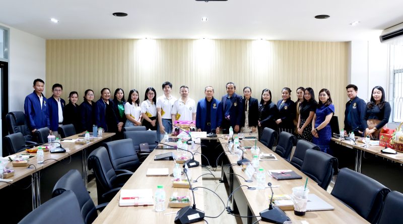 เข้าแลกเปลี่ยนเรียนรู้แนวทางการดำเนินงาน กับผู้บริหารและบุคลากรของกองนโยบายและแผน มหาวิทยาลัยราชภัฏสกลนคร