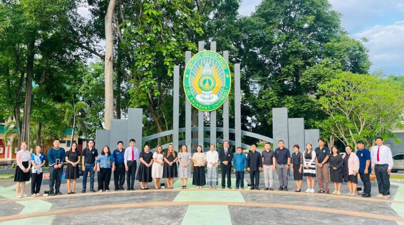 ร่วมกิจกรรมทำบุญตักบาตรพระสงฆ์ 9 รูป ในโครงการลานวัฒนธรรมสืบสานศาสตร์และศิลป์ไทเลย