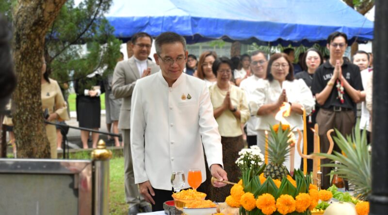 ร่วมสักการะศาลพระภูมิและสิ่งศักดิ์สิทธิ์ ประจำมหาวิทยาลัยราชภัฏเลย ประจำปี 2569