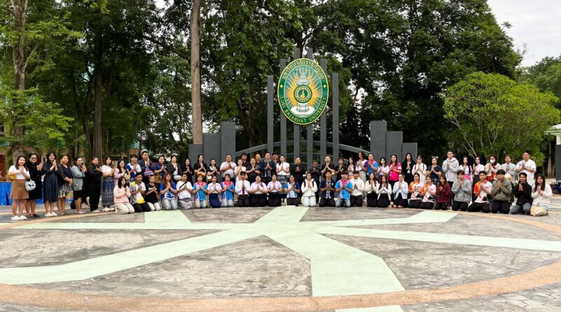 ร่วมกิจกรรมทำบุญตักบาตรพระสงฆ์ 9 รูป ในโครงการลานวัฒนธรรมสืบสานศาสตร์และศิลป์ไทเลย