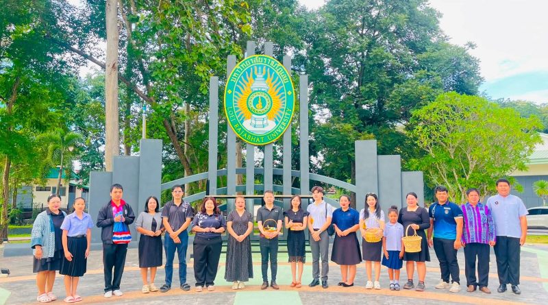 ร่วมกิจกรรมทำบุญตักบาตรพระสงฆ์ 9 รูป ในโครงการลานวัฒนธรรมสืบสานศาสตร์และศิลป์ไทเลย