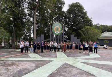 ร่วมกิจกรรมทำบุญตักบาตรพระสงฆ์ 9 รูป