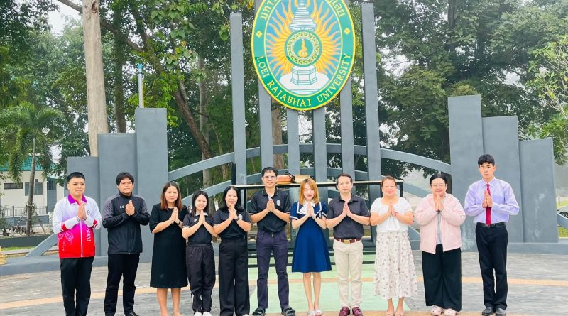 ร่วมกิจกรรมทำบุญตักบาตรพระสงฆ์ 9 รูป