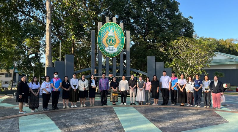 ร่วมกิจกรรมทำบุญตักบาตรพระสงฆ์ 8 รูป ในโครงการลานวัฒนธรรมสืบสานศาสตร์และศิลป์ไทเลย